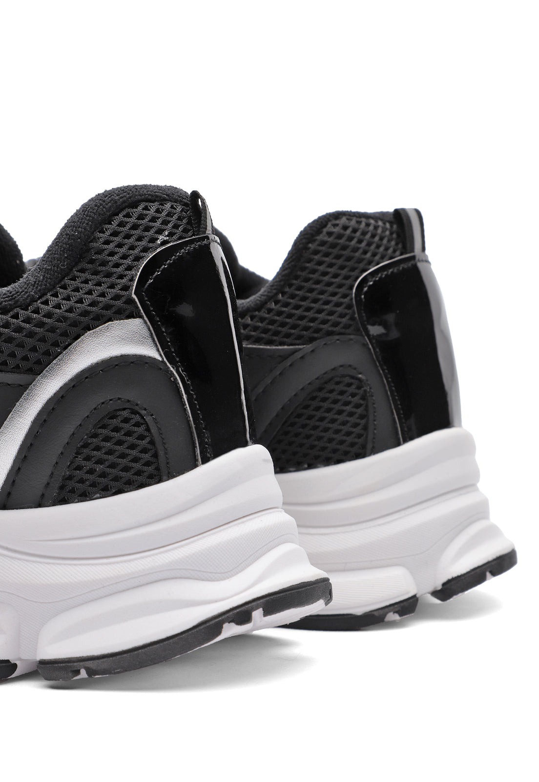 Tenis Dama Negro-Plata Tellenzi 2090