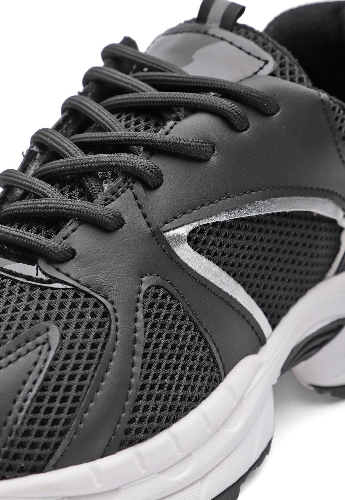 Tenis Dama Negro-Plata Tellenzi 2090